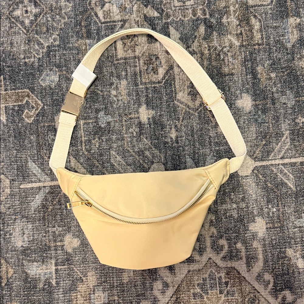 2/$10 NWT Pink Lily Cream Belt Bag